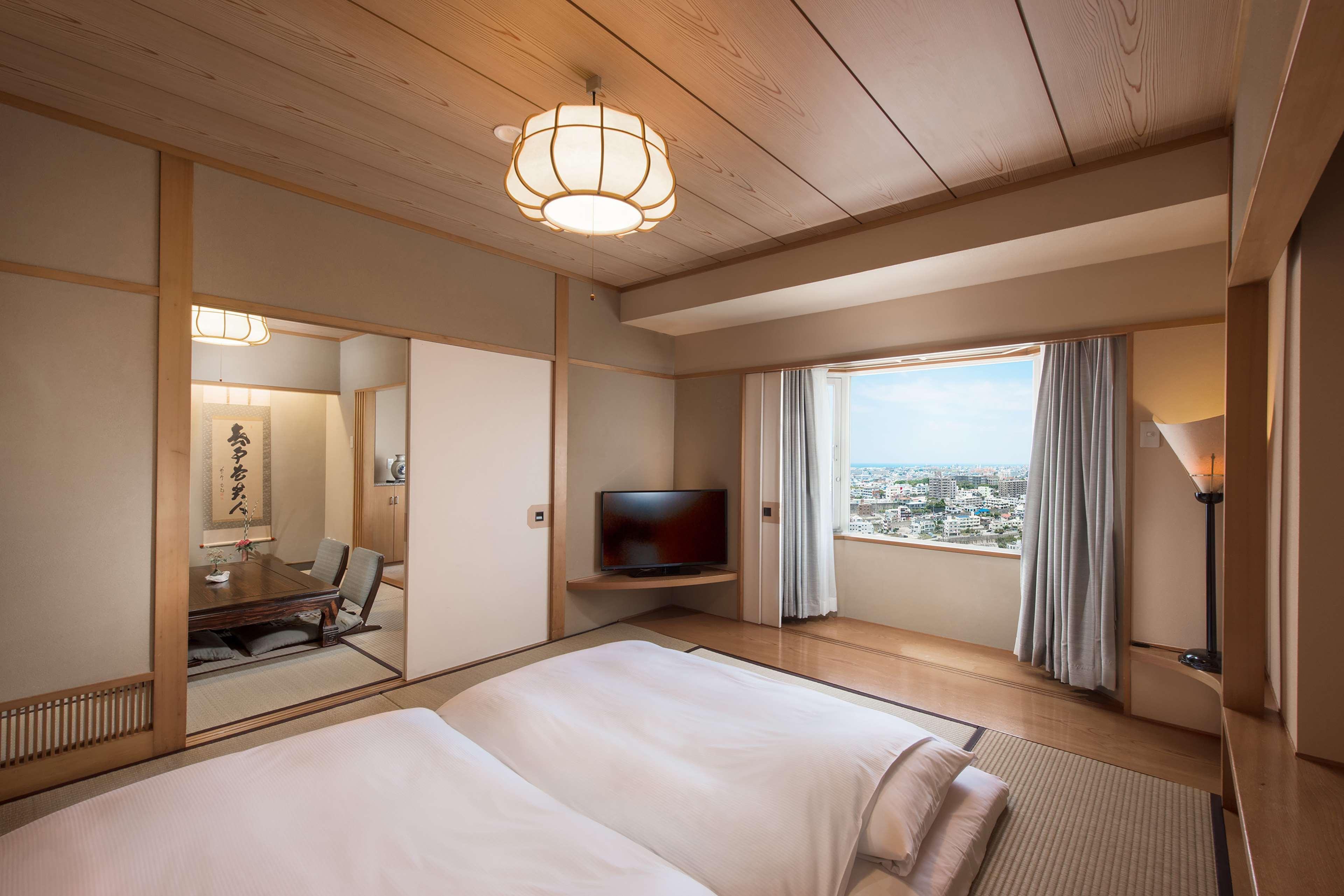 Doubletree By Hilton Naha Shuri Castle Exterior foto