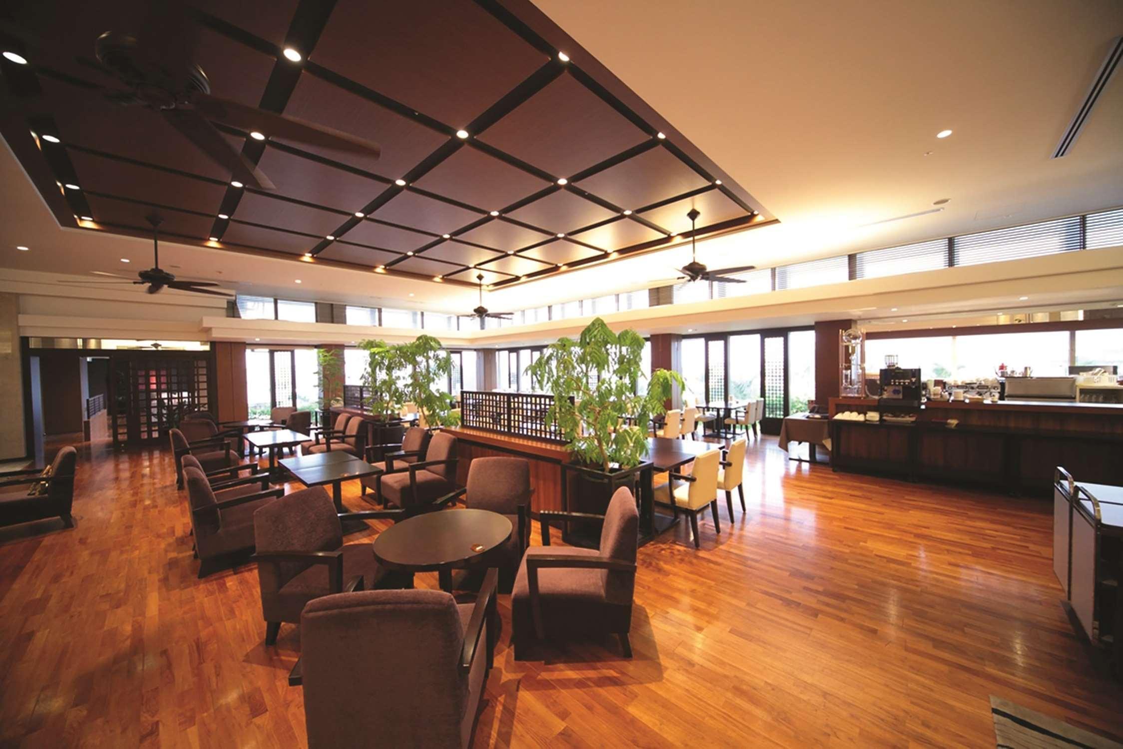 Doubletree By Hilton Naha Shuri Castle Exterior foto